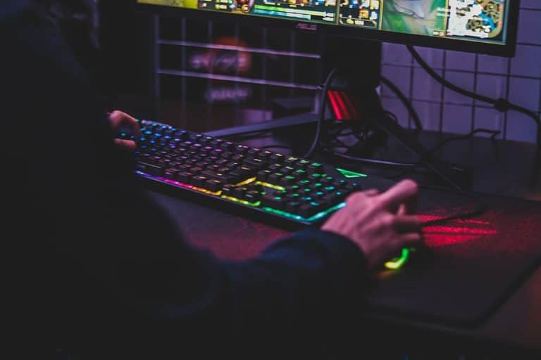 Keyboard Switches Explained Linear vs Tactile vs Clicky April 29