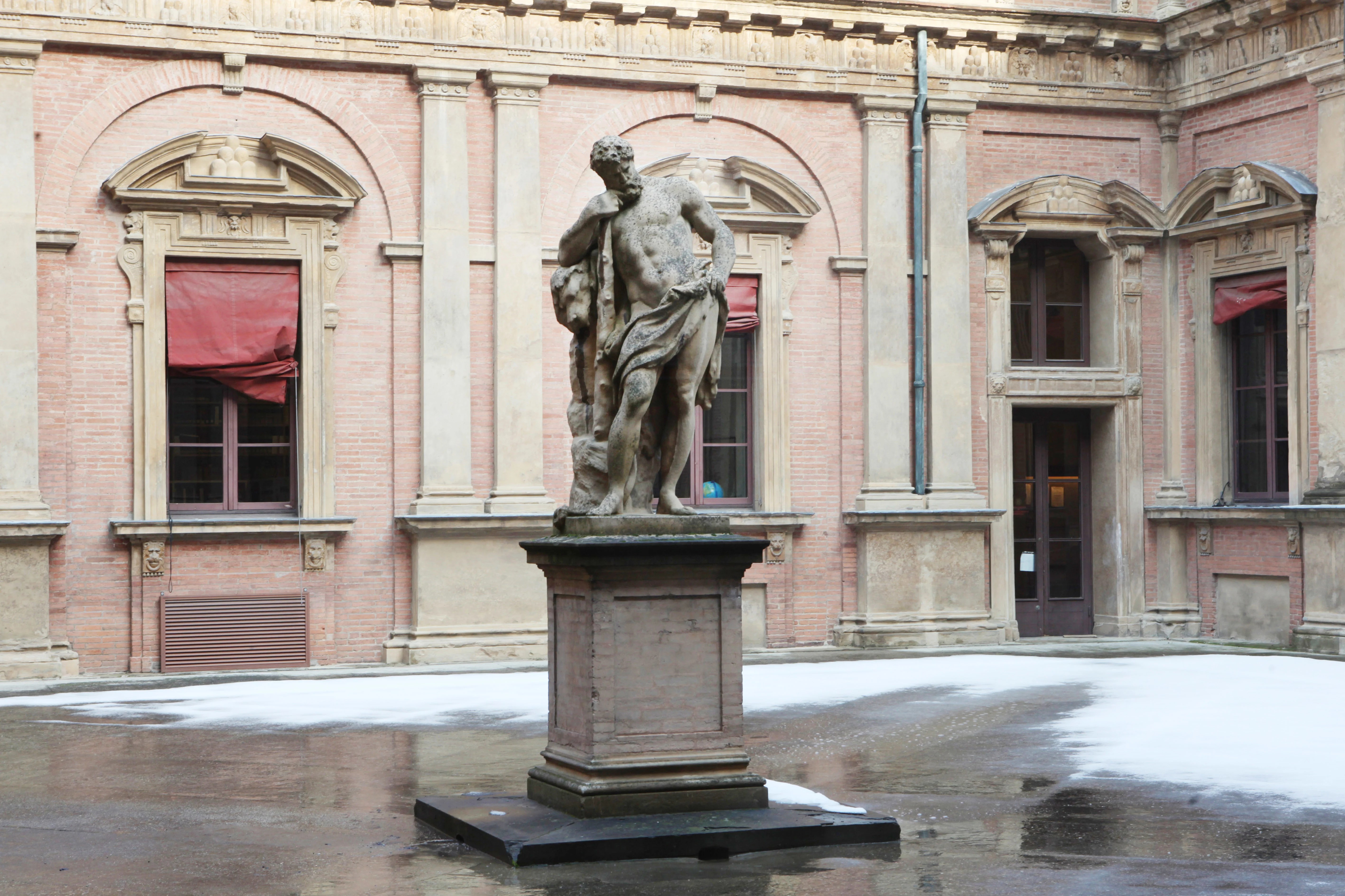 University of Bologna en Bolonia, Italia Másters