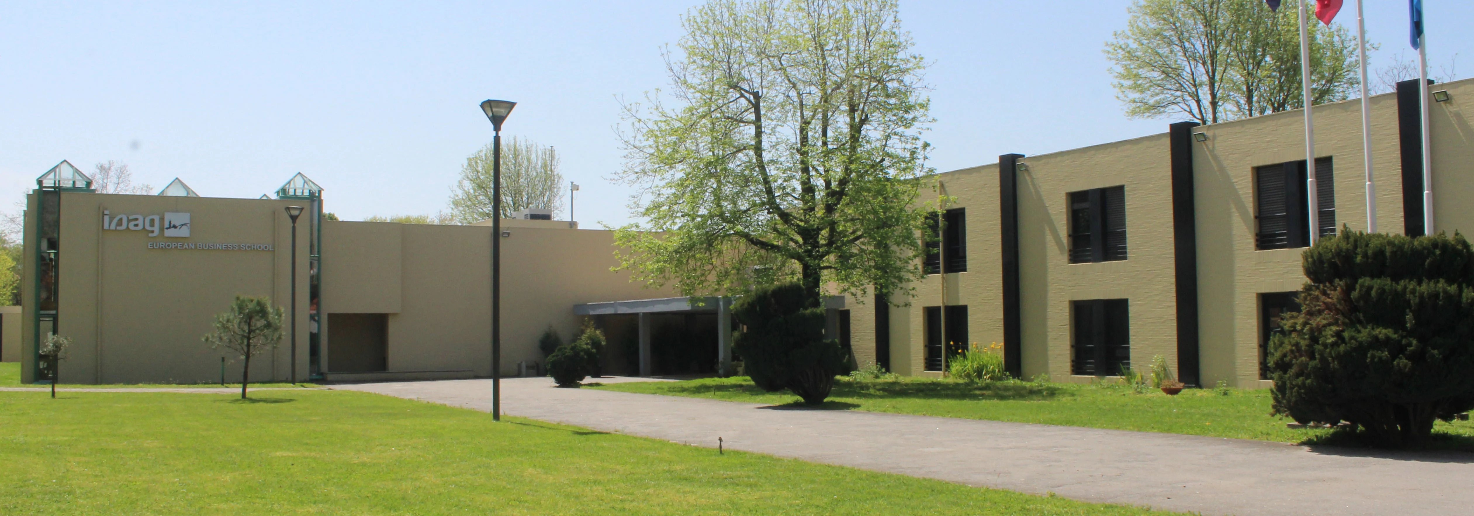 ISAG European Business School, Porto, Portugal