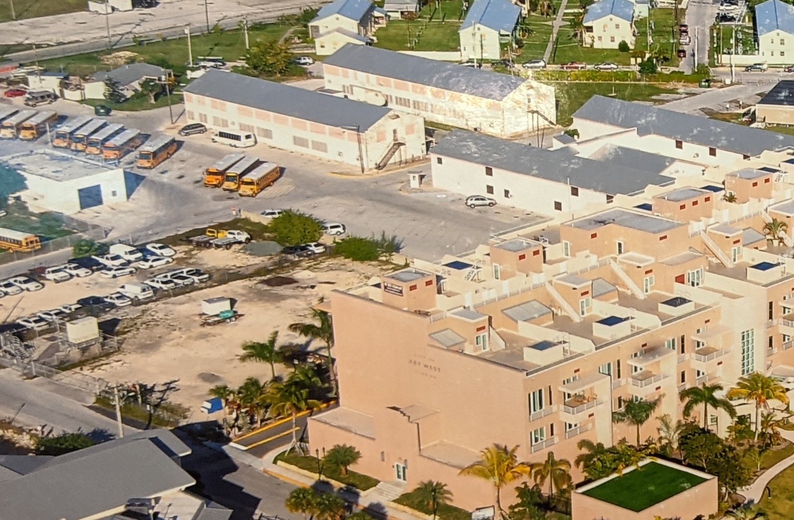 SCHOOL DISTRICT STILL WANTS HOUSING AT DOWNTOWN HEADQUARTERS