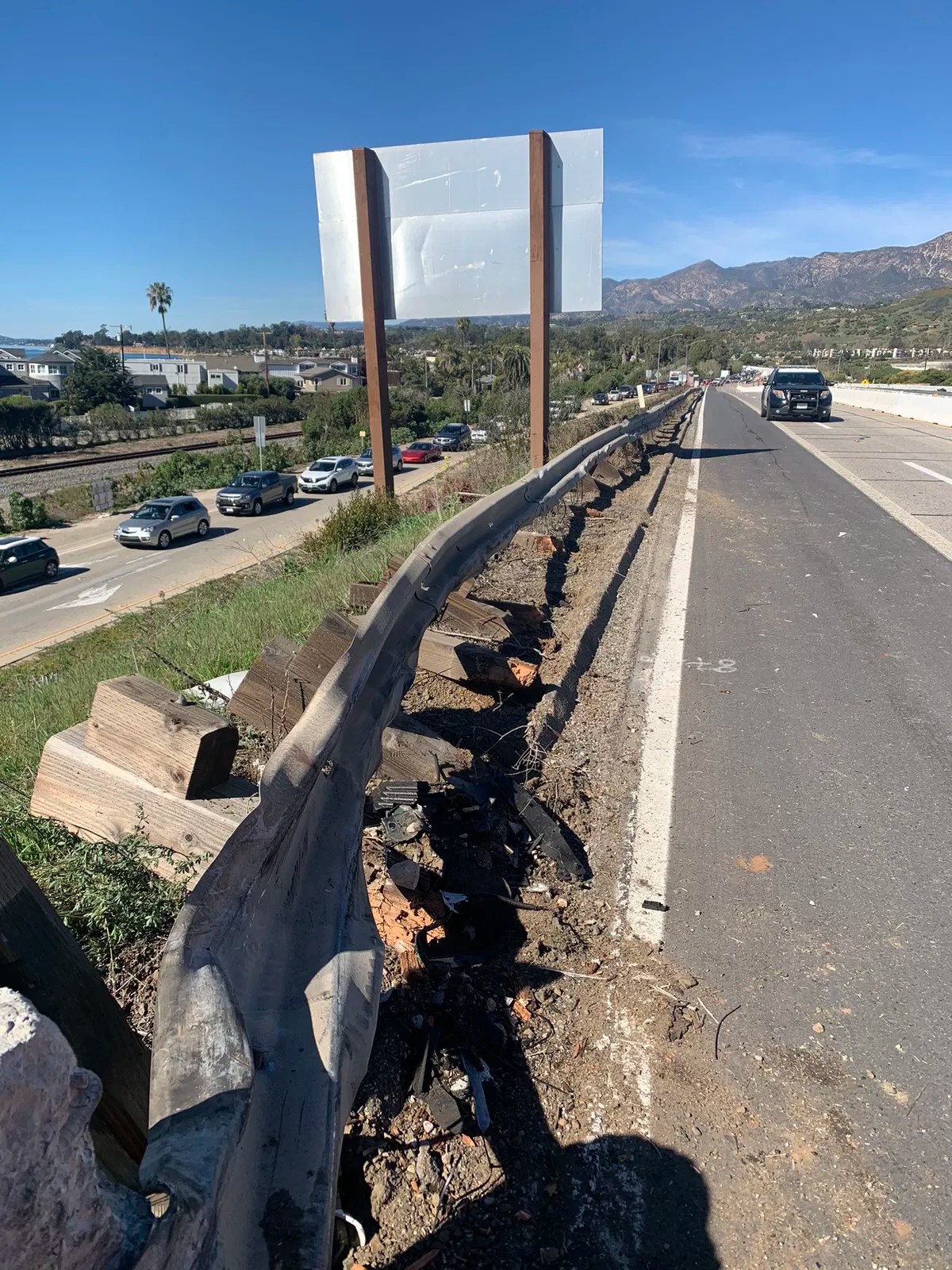 Bigrig truck accident, oil spill causes southbound lane closures on