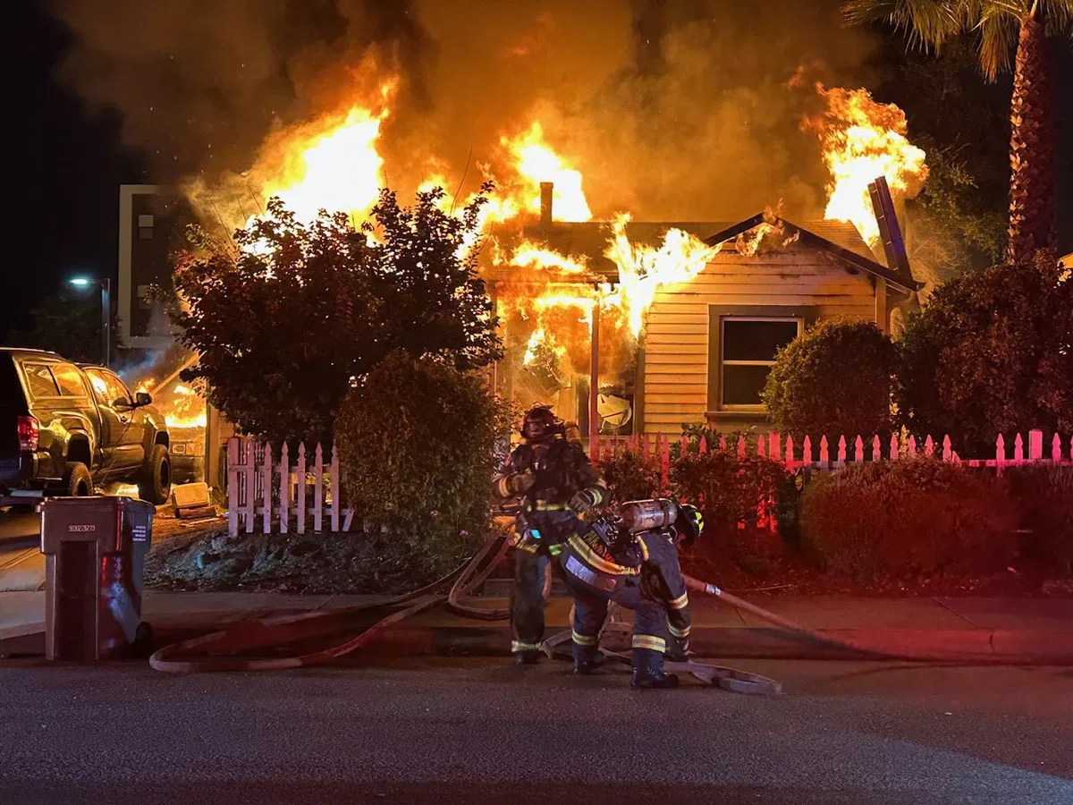 San Luis Obispo firefighters knockdown early morning house fire