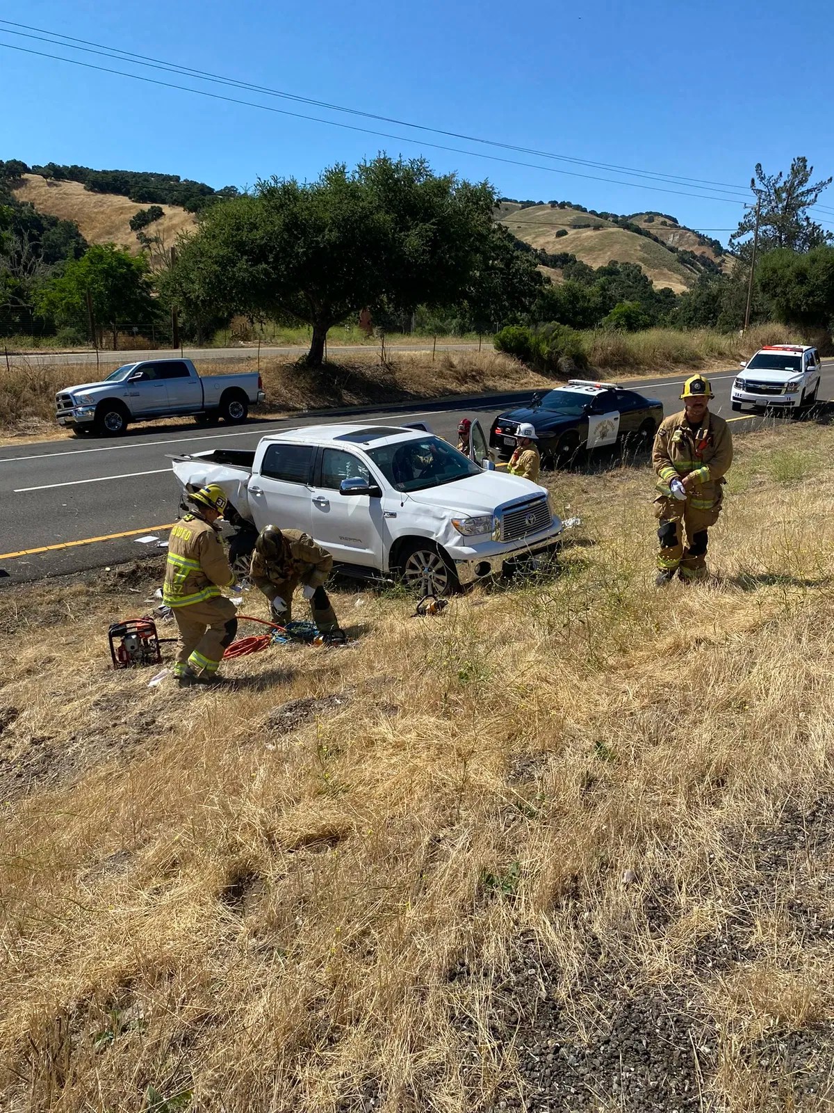 Two vehicle collision results in the death of one driver and moderate