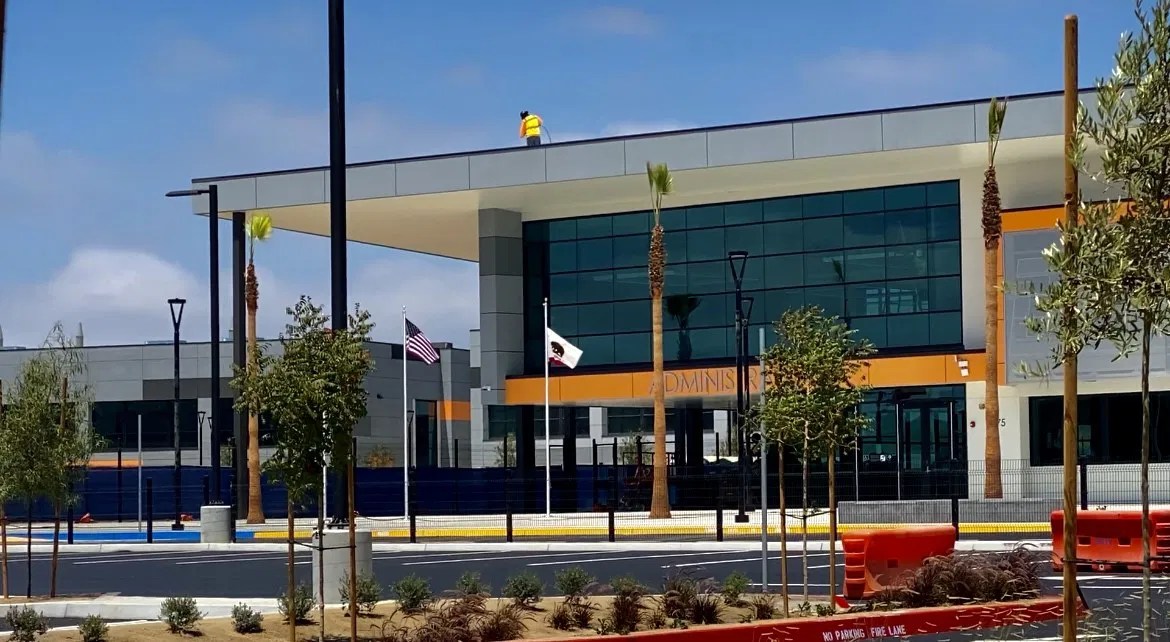 New Del Sol High School set to open despite school board's battle with