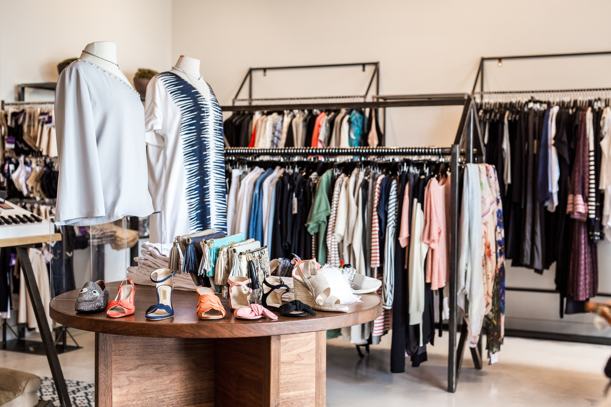 Four Secrets of Owning Successful Consignment Stores KEY TO INFO