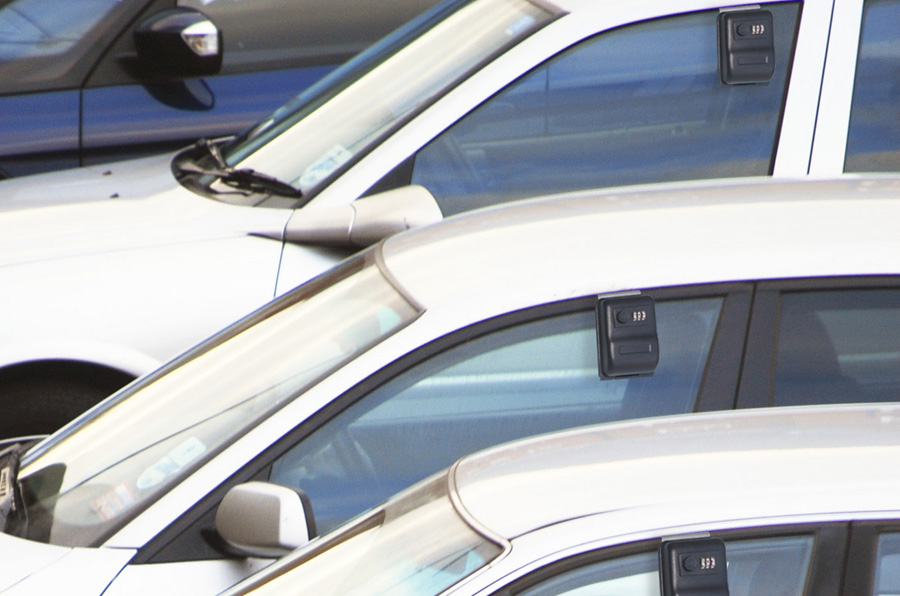 Keys and remotes Lock Box for car window. Threedigit key opening.