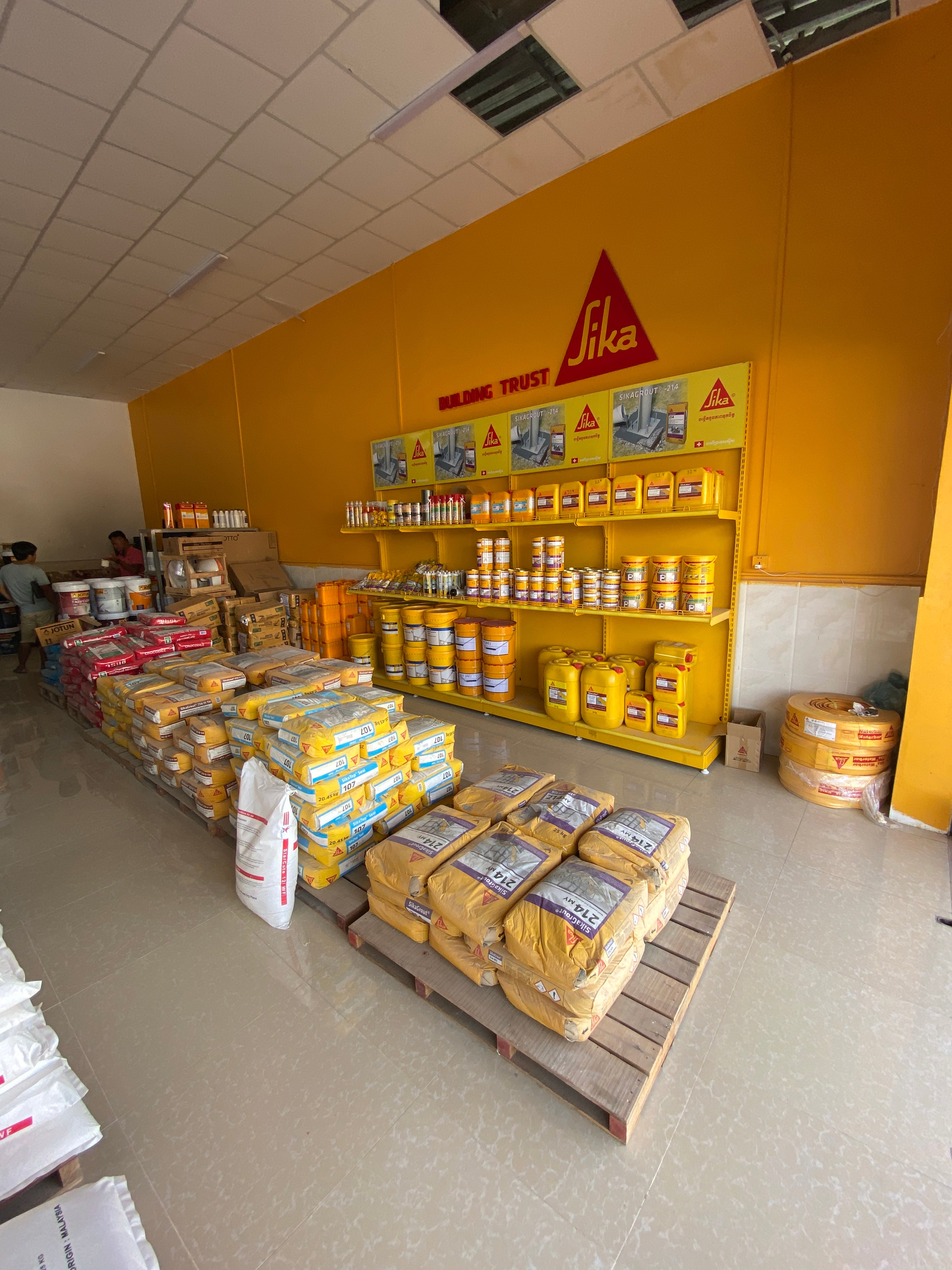 How to decorate my shop?