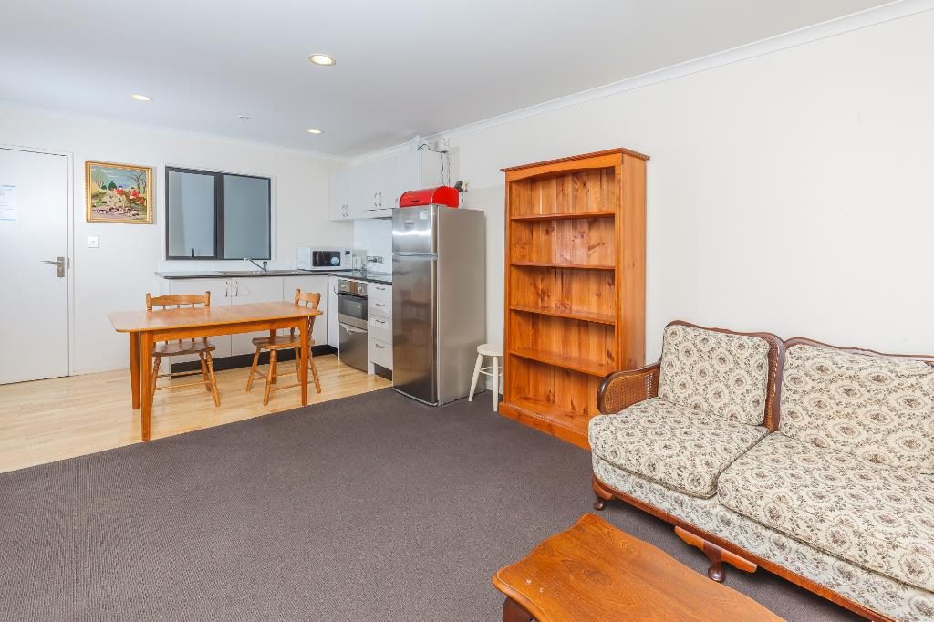 (Rented) Newmarket, 1 bedroom KHMG Ltd