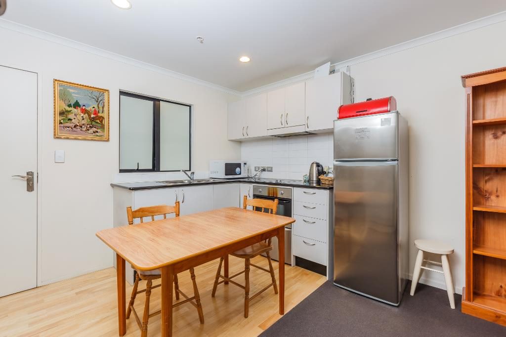 (Rented) Newmarket, 1 bedroom KHMG Ltd