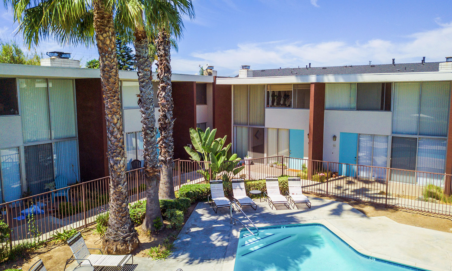 19unit apartment building in prime Costa Mesa location sells for 7.2M