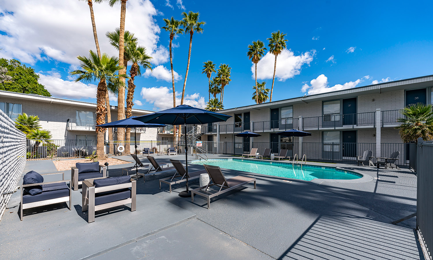 100Unit Summit on Thomas Apartments in Phoenix Sell for 21 Million