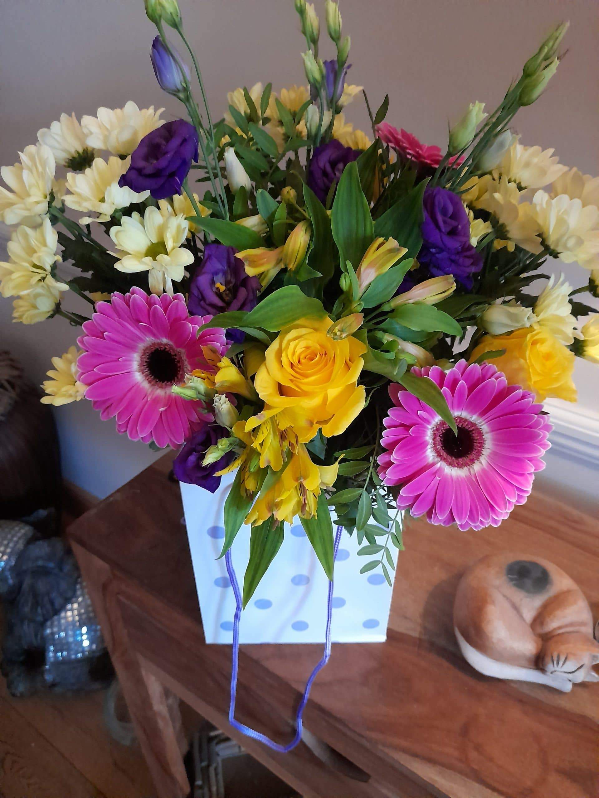 The Lorraine bubbly and bold • Sidcup Flowers KimeFleurs