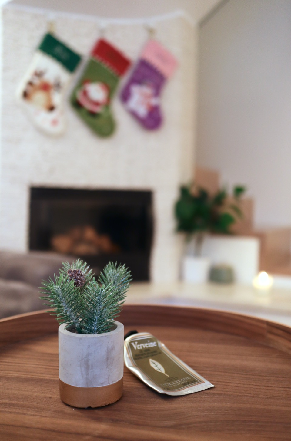 How we decorate our home for Christmas as minimalists Kim Bedene