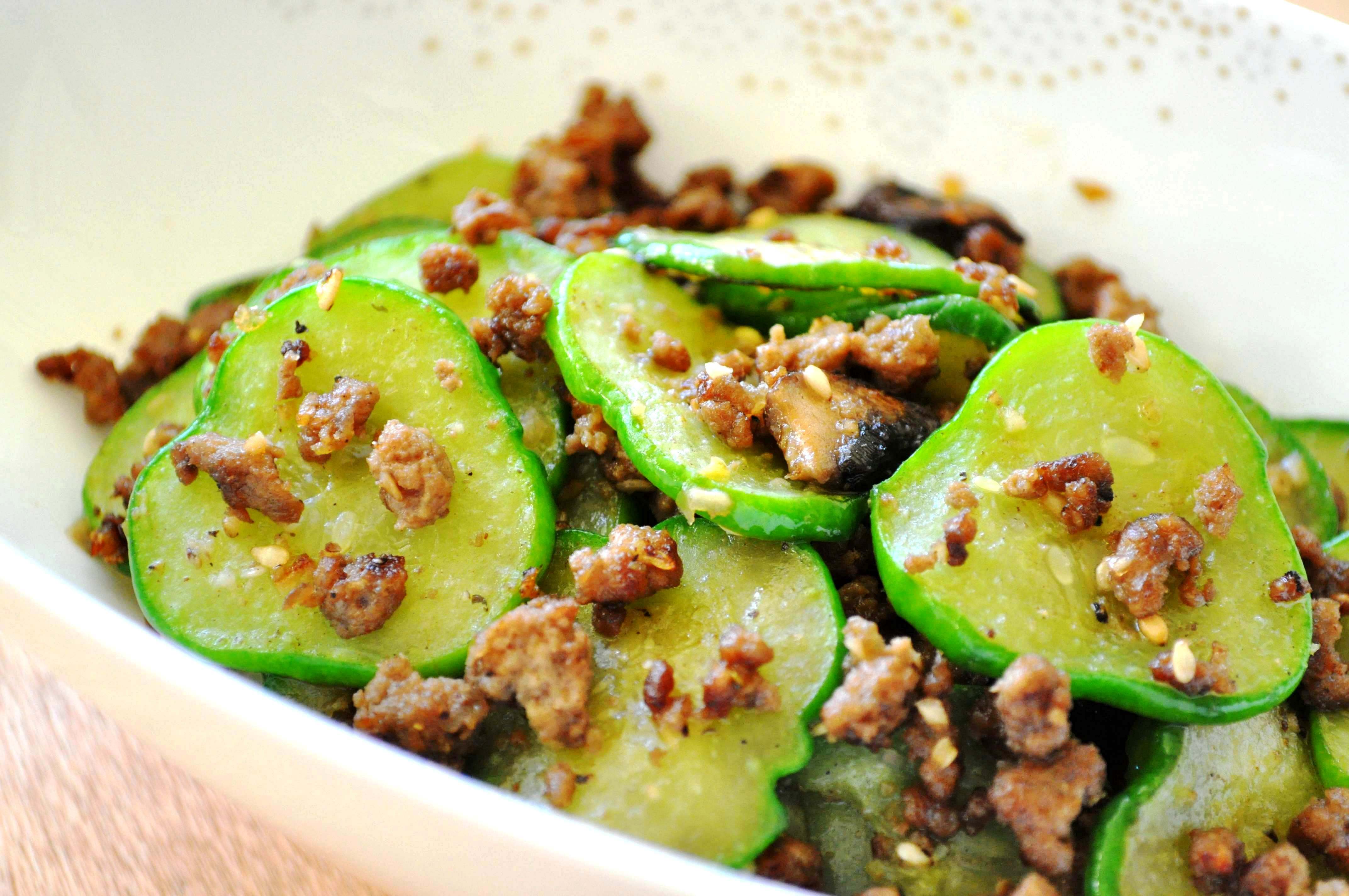 Stirfried cucumbers (오이나물 oyi namul) Kimchimari