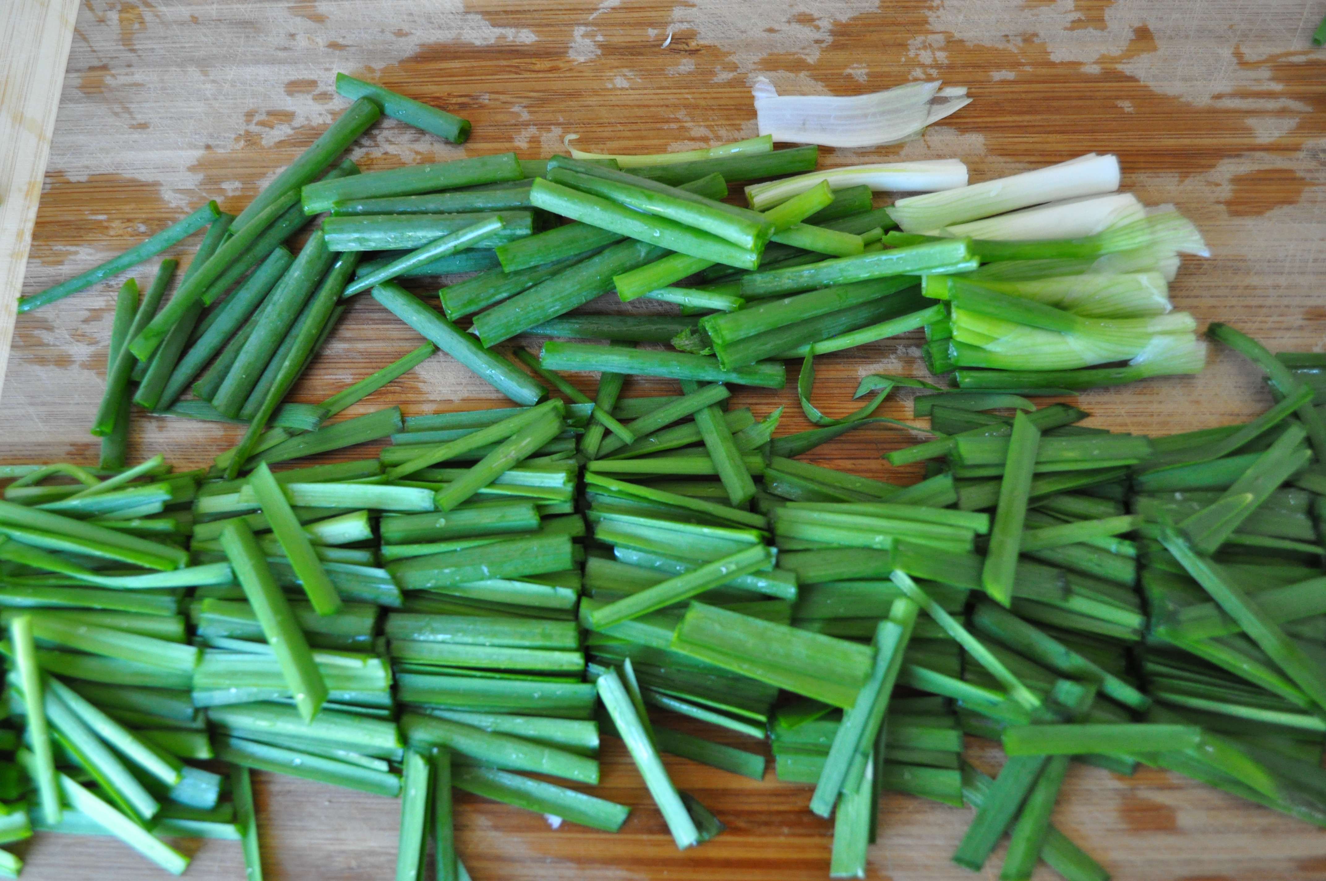 cut green onions and chives Kimchimari