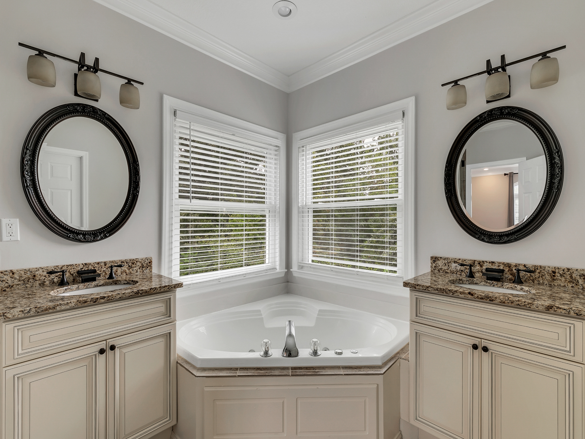 Linen Crest Way Ooltewah Real Estate Photography Kimi Mulkey