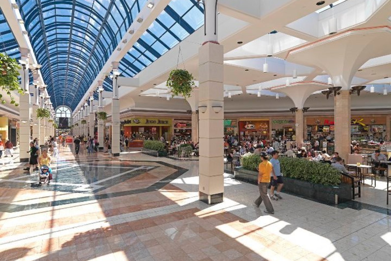 9 Famous Shopping Places in Vancouver Kim Okran ISCMain