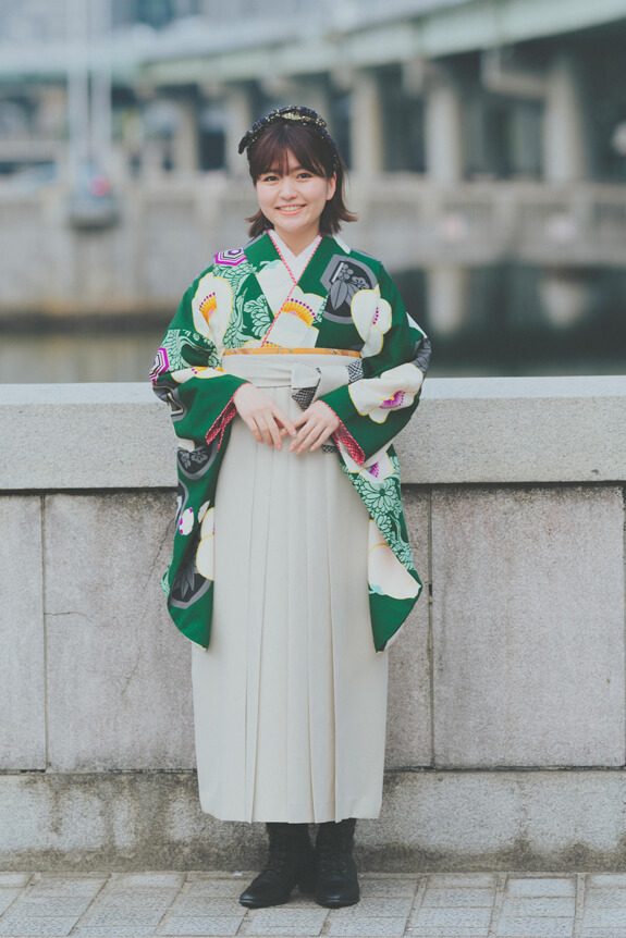 大人っぽくてクールなイメージの袴