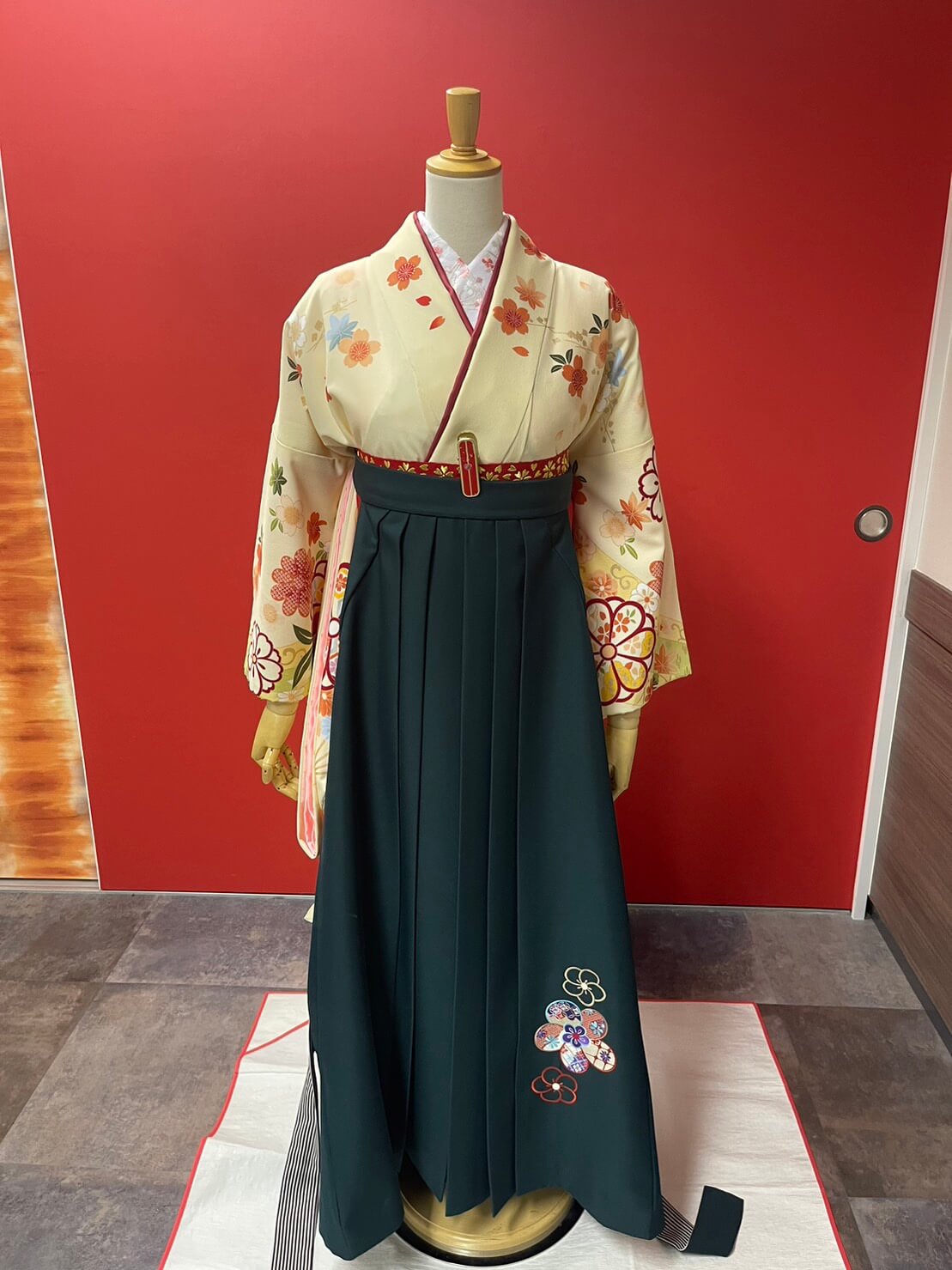 卒業式袴の着付け方！初心者向け女袴の簡単着付け 卒業式袴レンタルのハカマエイト｜全国宅配・大阪梅田・京都・神戸三宮