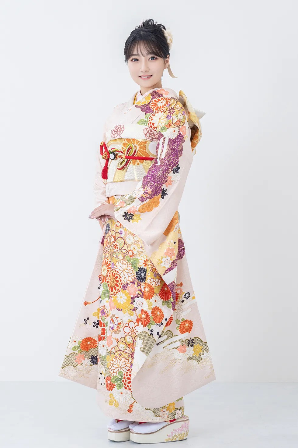 着物の値段はいくら？振袖・訪問着・留袖など種類別に解説！ 成人式振袖レンタル・販売のふりそでエイト