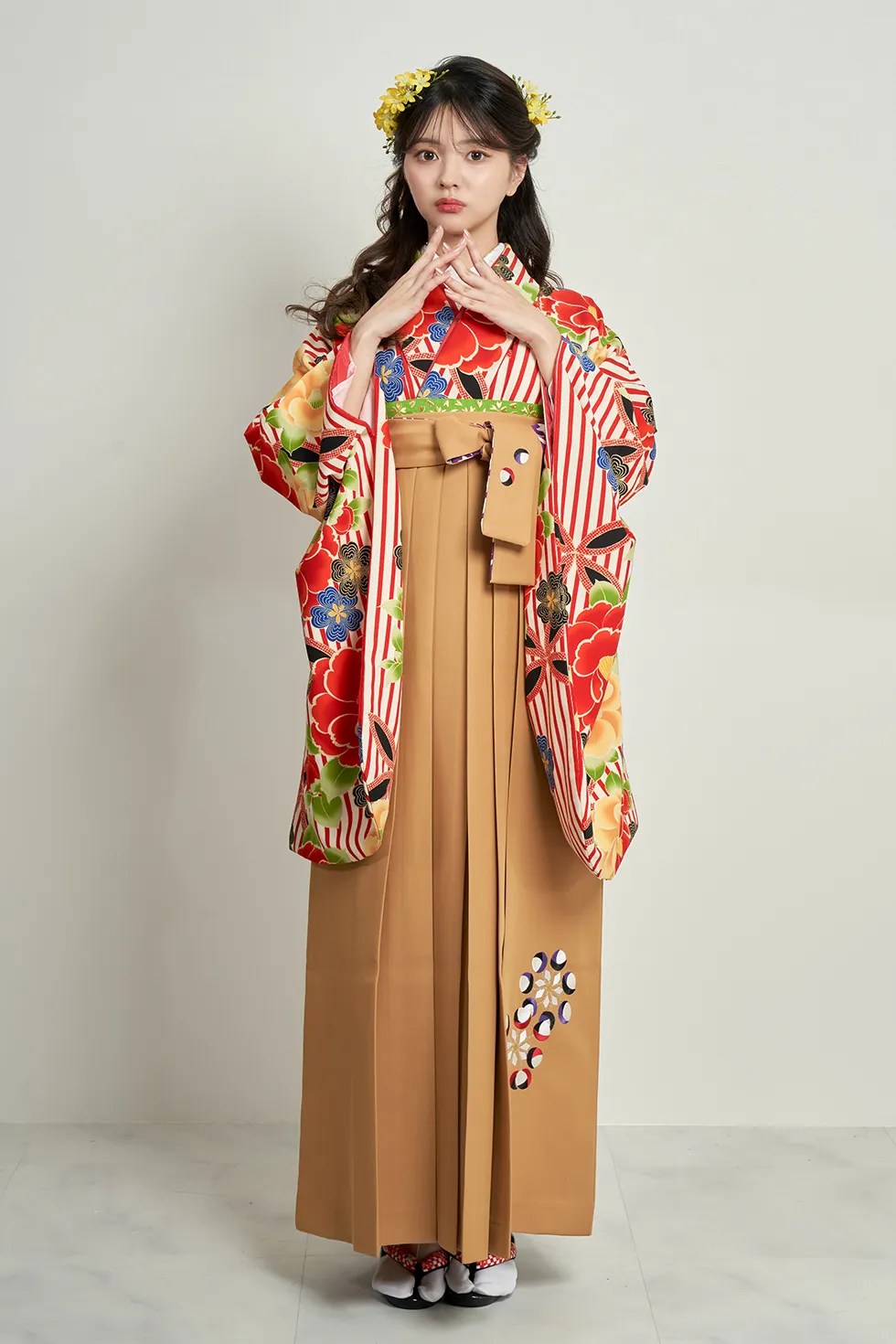 成人式に袴はOK？メリット・デメリットと振袖との違い、マナーを解説 成人式振袖レンタル・販売のふりそでエイト