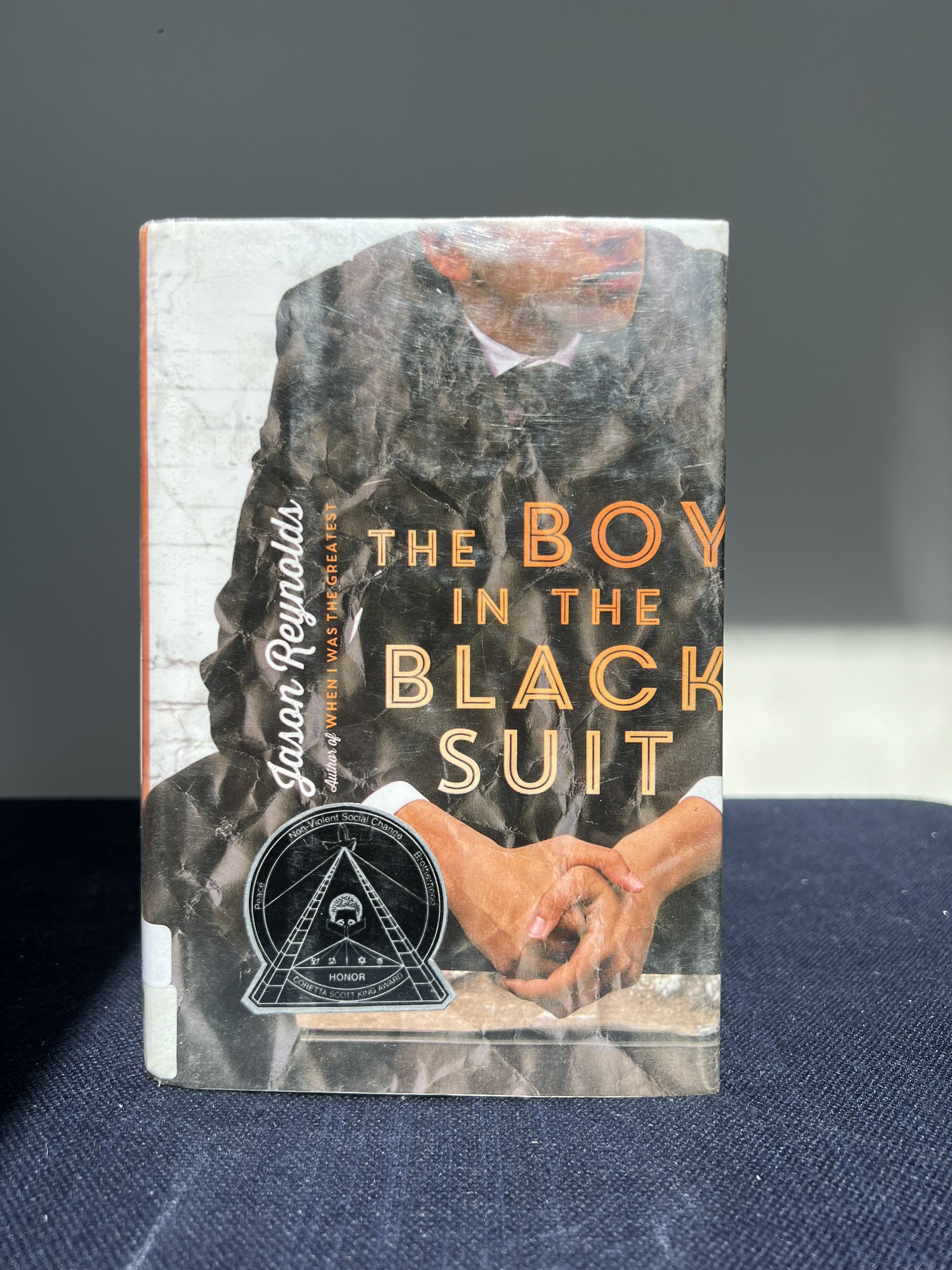 Jason Reynolds_The Boy In The Black Suit_25 Nhà Sách Kim Tây Nguyên