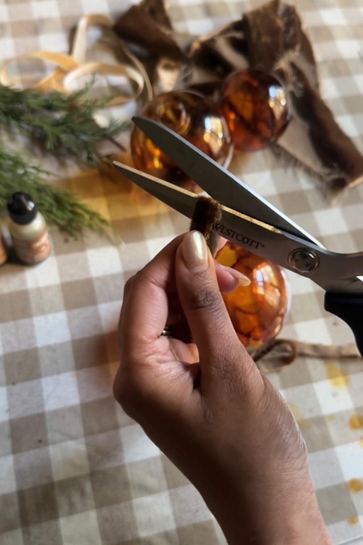DIY Easy Amber Glass Ornaments Adding Vintage Charm to Your Holiday