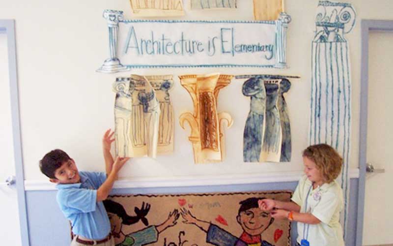 Art lesson plans by medium, technique or discipline.