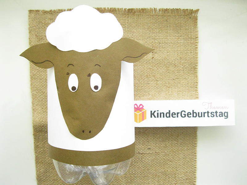 Laternen basteln Schaf Anleitung für die Kinder und kostenlose Vorlage
