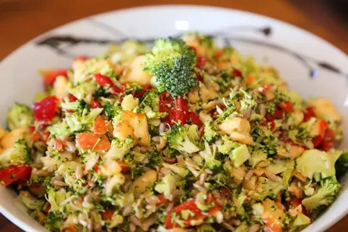 Brokkolisalat aus dem Thermomix nicht nur superlecker, auch ein
