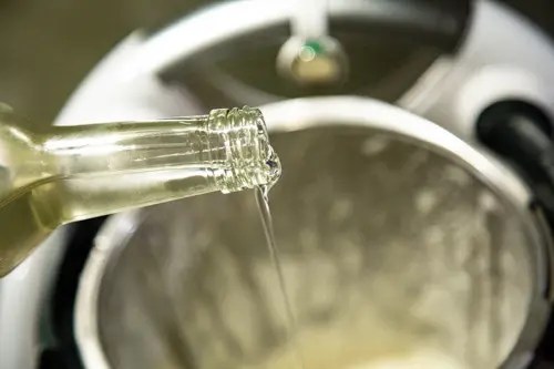Putzpaste mit dem Thermomix geht auch ganz natürlich mit frischer Zitrone