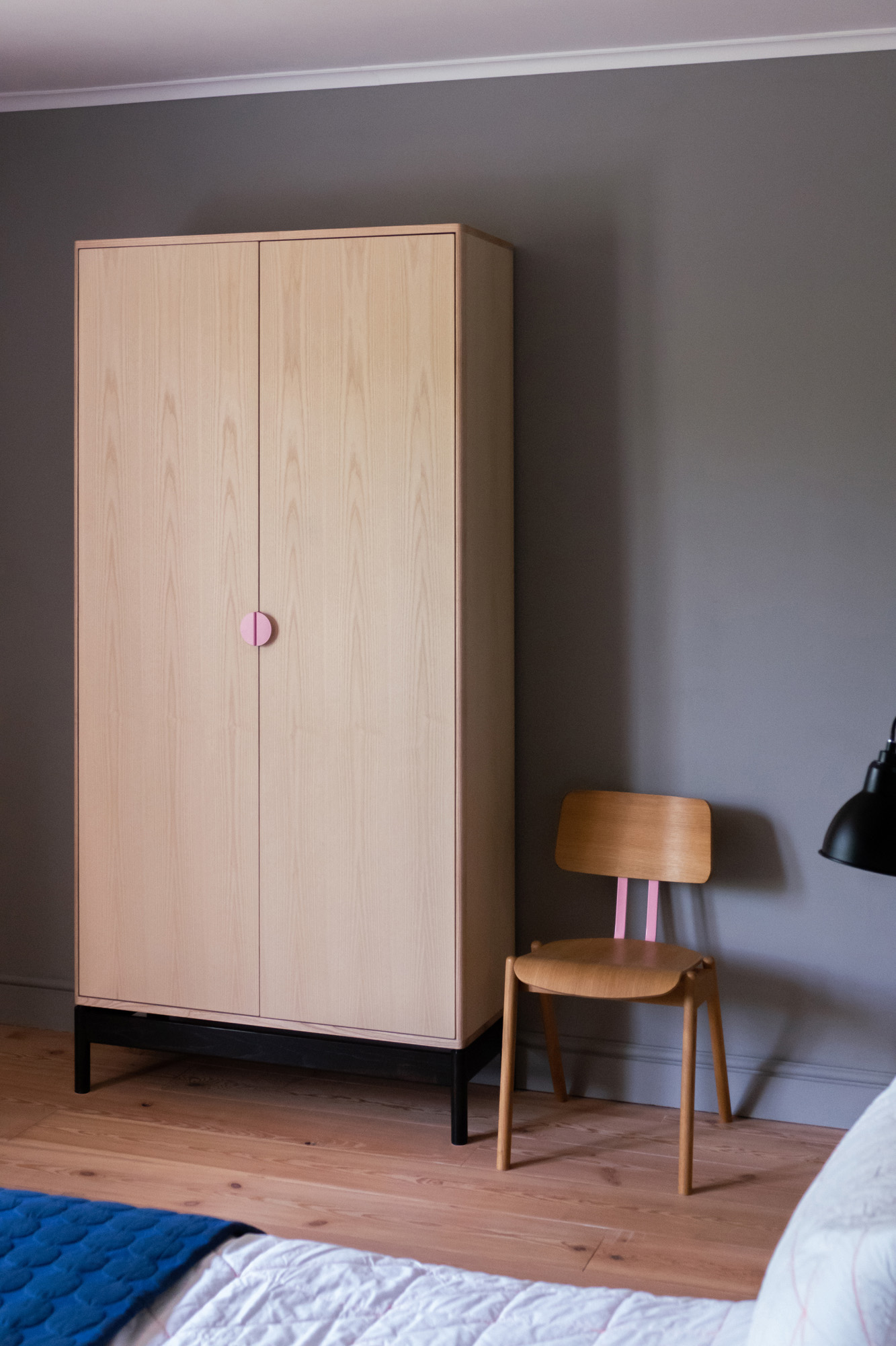 Clyde Cupboard King and Webbon