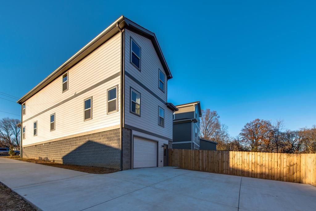 2608 Brittany Dr Kingdom Homes