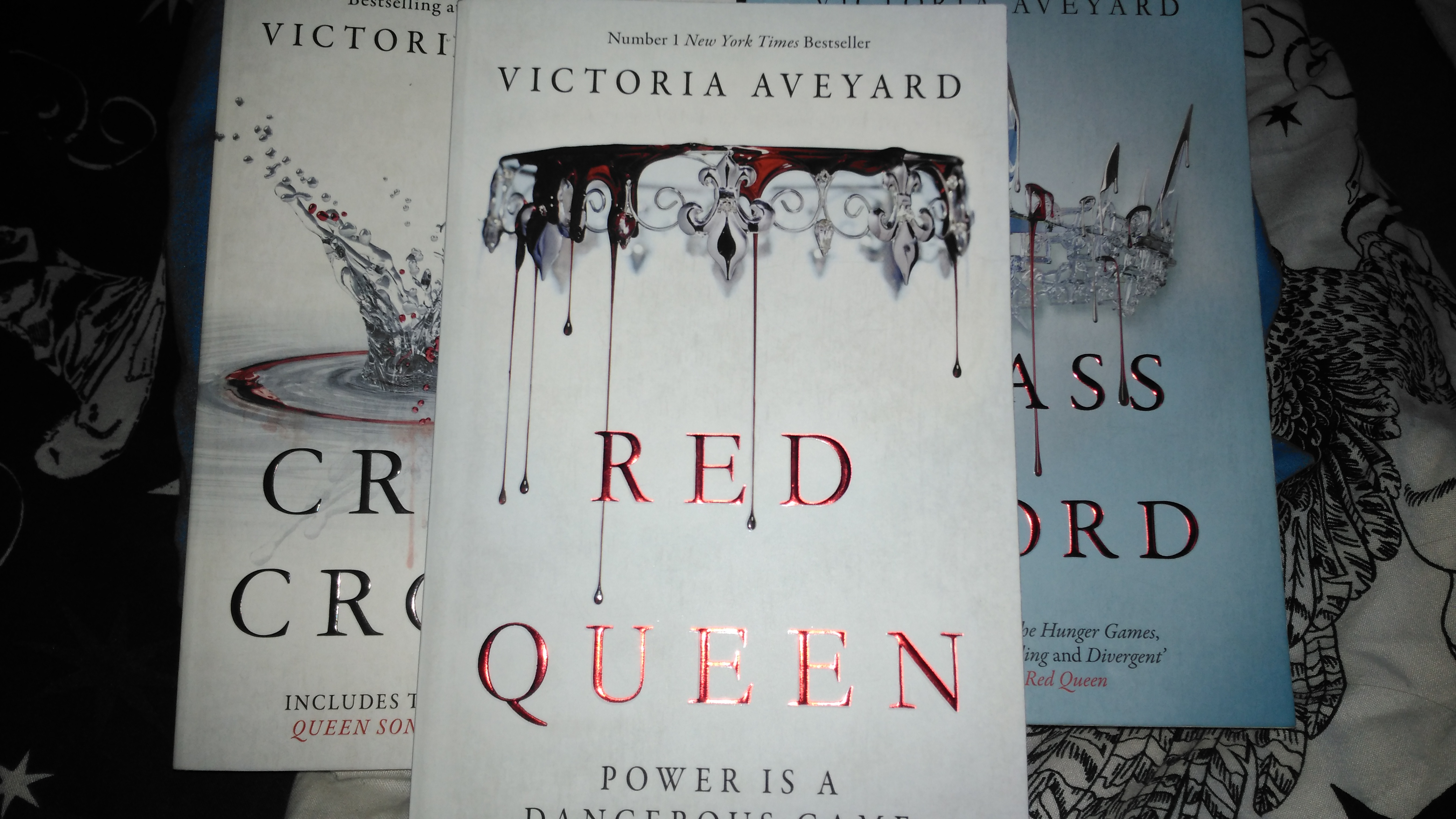 Red Queen Review KingdomsOfBooks