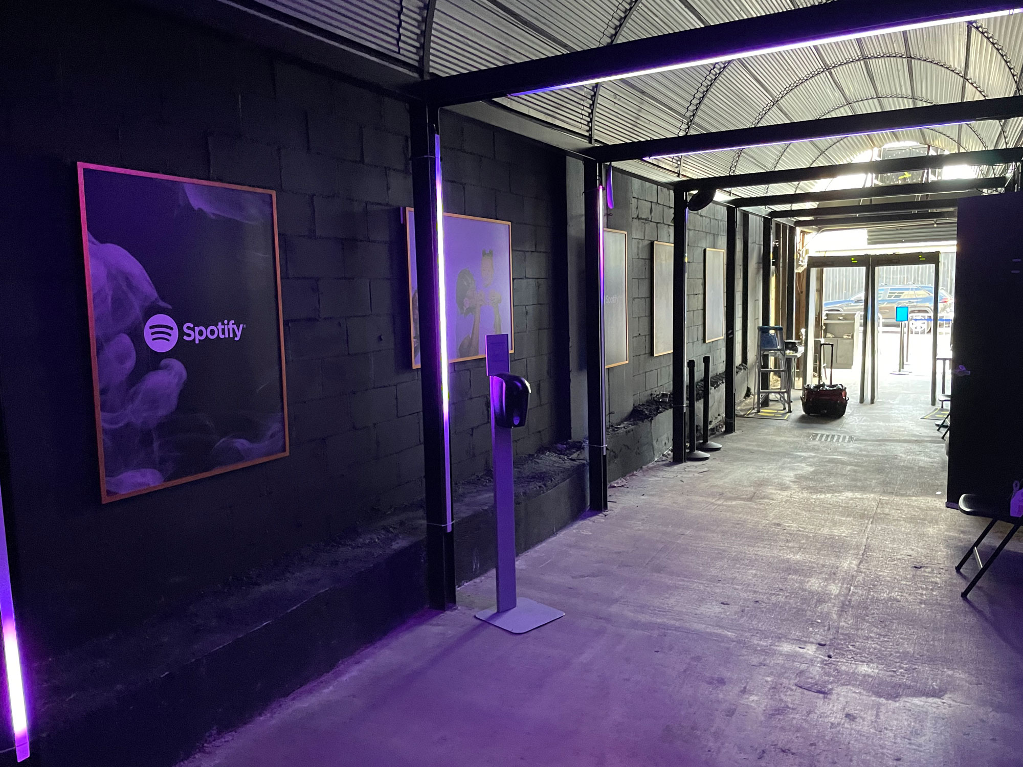 Picture Hanging Services in NYC King Installation