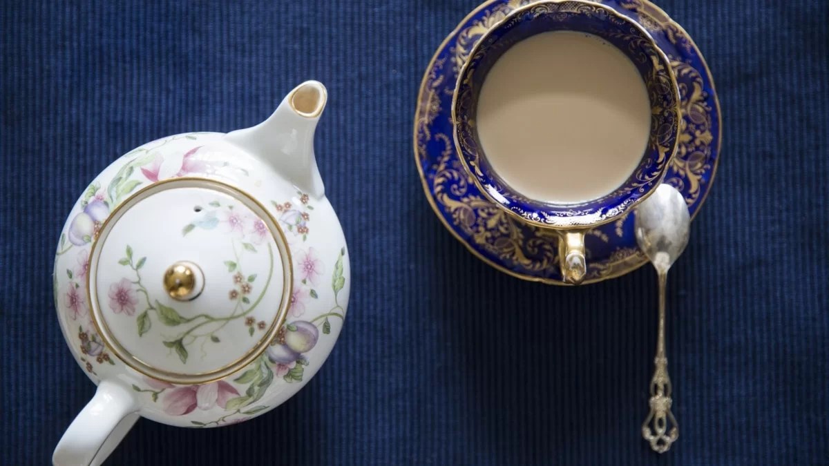 [Black Tea Girl] Learn how to brew royal milk tea with French mineral