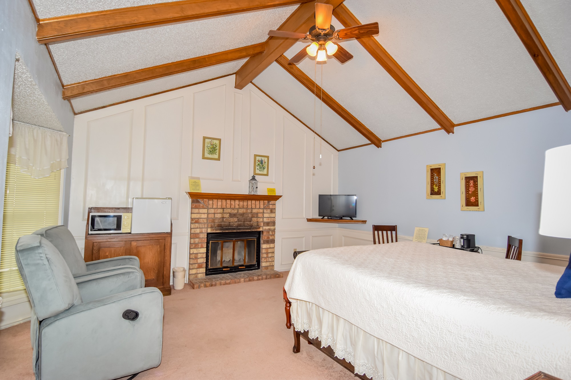 Butterfield Inn King Land & Water