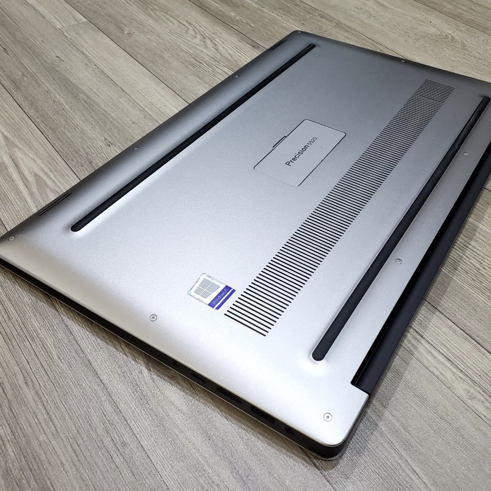 DELL Precision 5520 i77820HQ (3.90Ghz) / nVIDIA Quadro