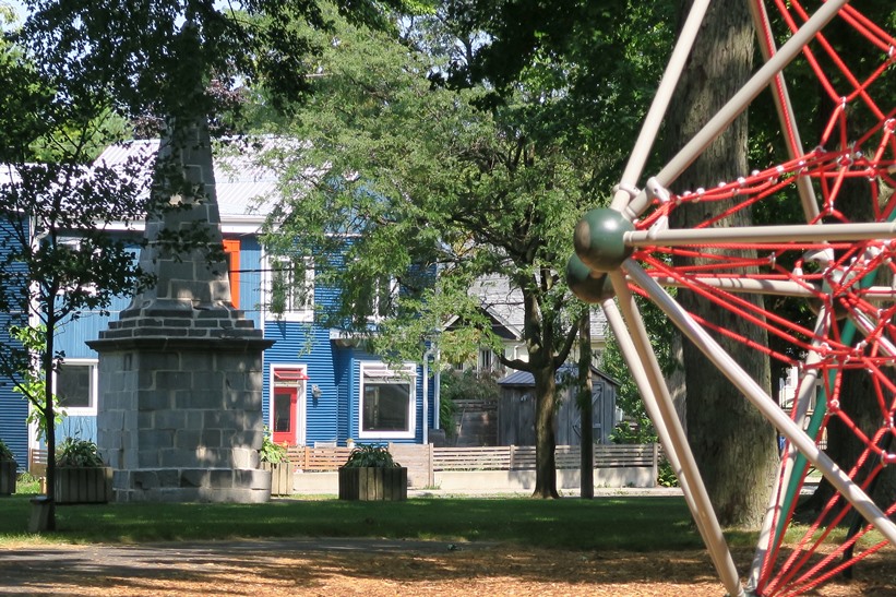 A Walk Around Skeleton Park Kingston Cam