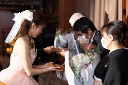 結婚式で両親に贈るプレゼント三連時計