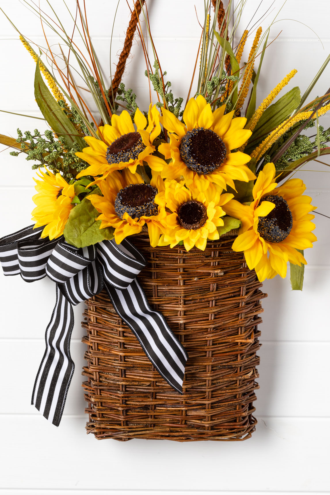 DIY Door Basket With Flowers Kippi at Home