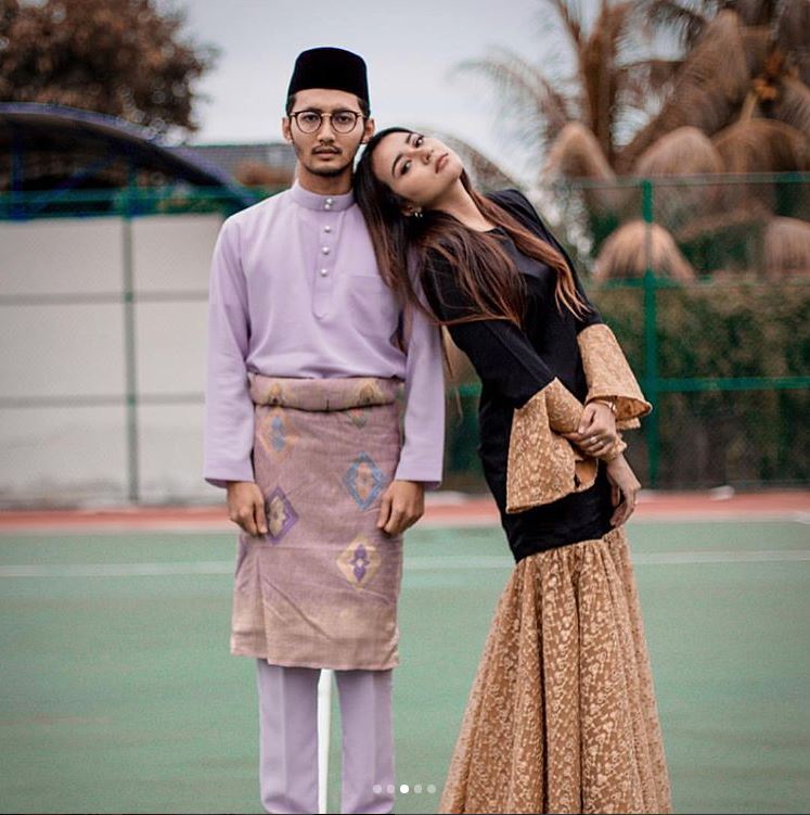 "Tidaklah Bukan Kekasih, Saudara"Foto Mesra Bersama
