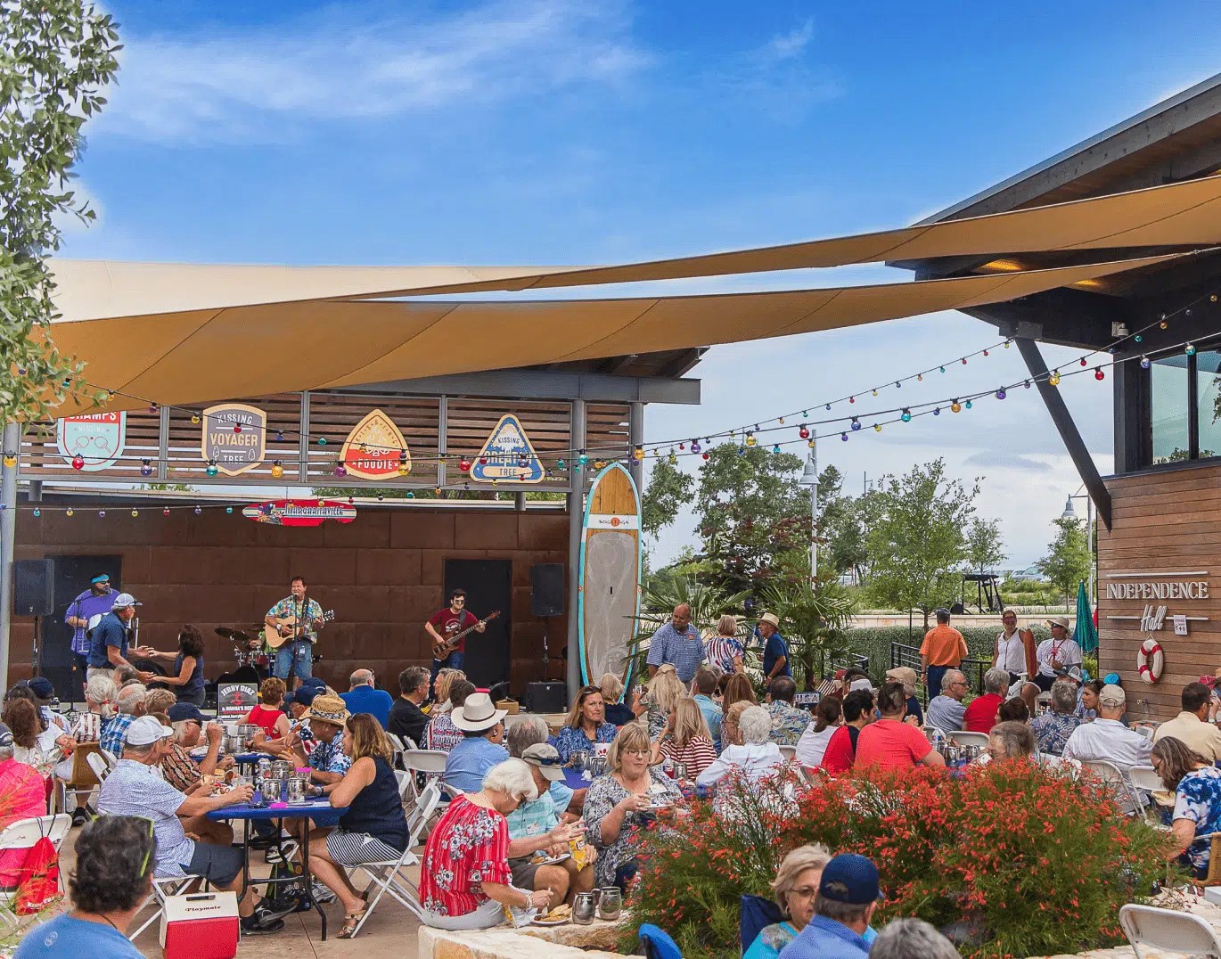 About Kissing Tree Complex, Community & Lifestyle