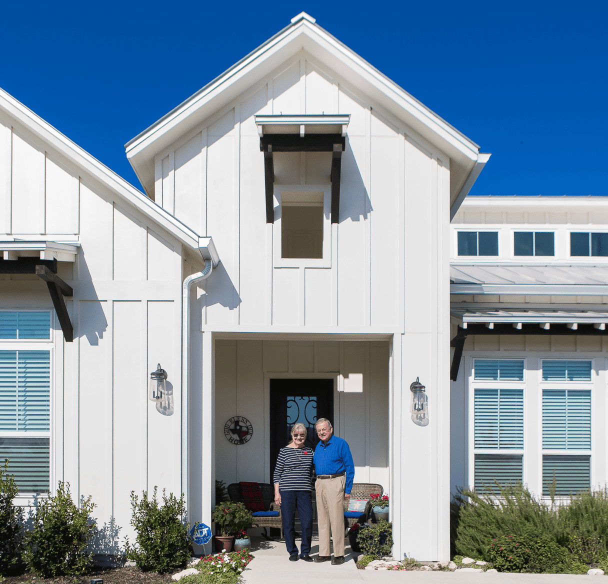 Traditional Homes, Villas, Cottages & More & Kissing Tree
