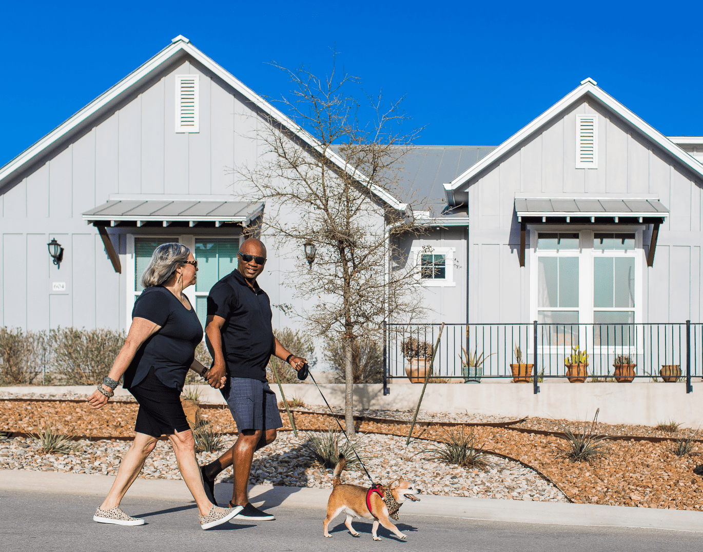 Traditional Homes, Villas, Cottages & More & Kissing Tree