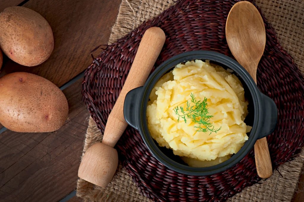 How Long Can Mashed Potatoes Sit Out (And How To Store)