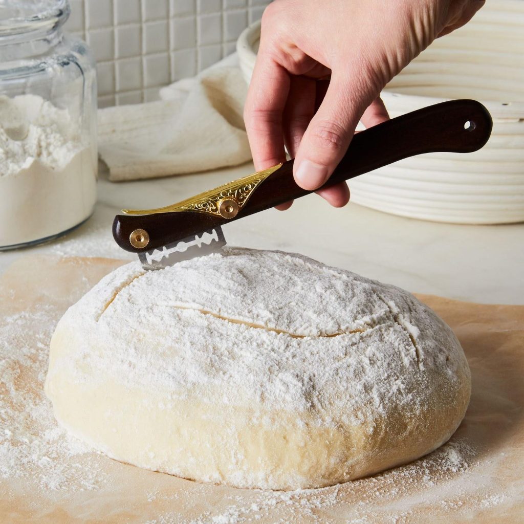 Bread Lame Vs Knife [Which One is Better?] Kitchen Barrels