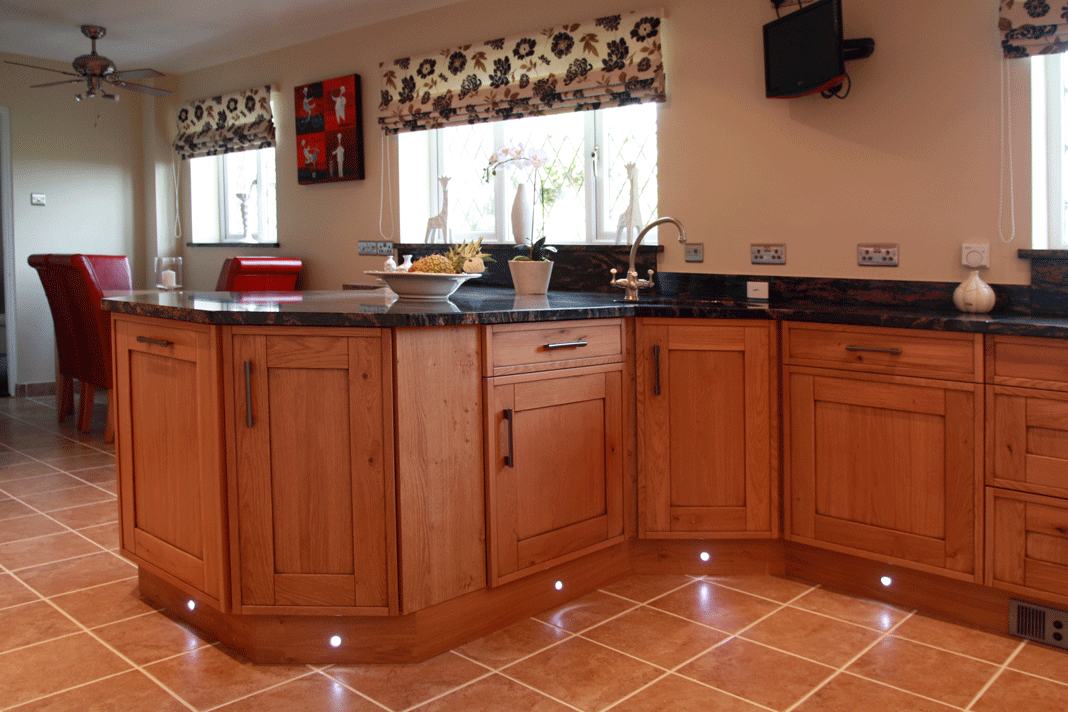 Oak Fitted Kitchens Quality Kitchens Guaranteed Installations Oak