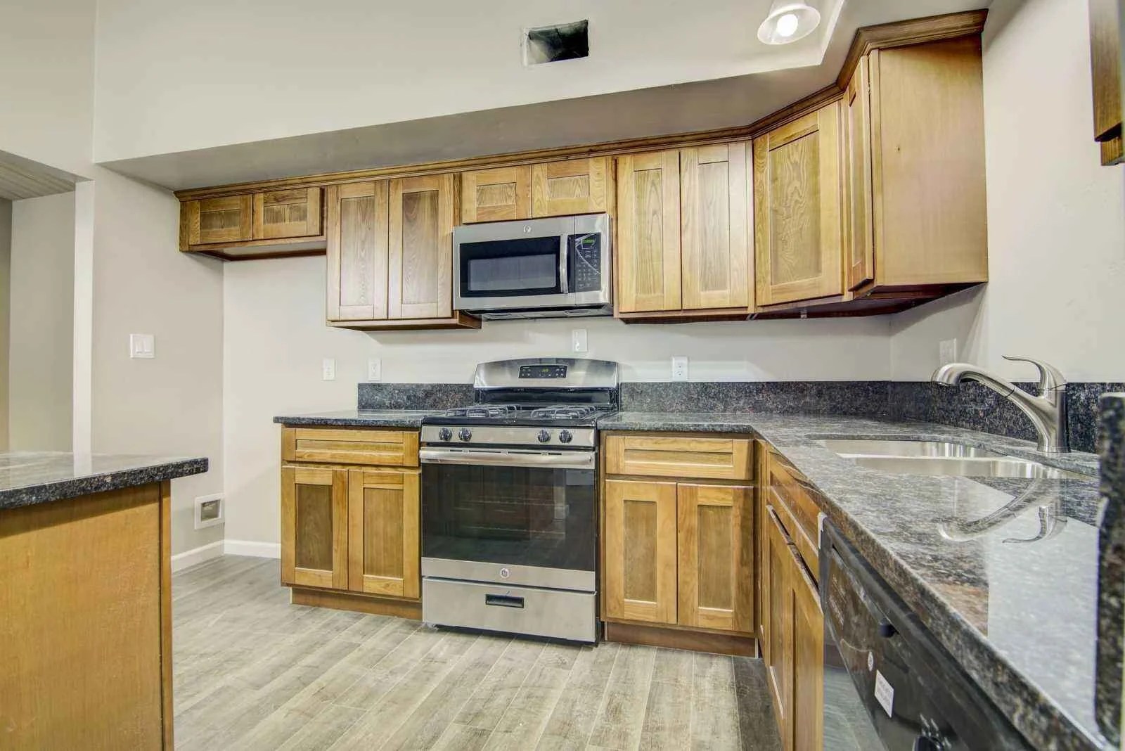 modern Kitchen ADR We provide services for supply and