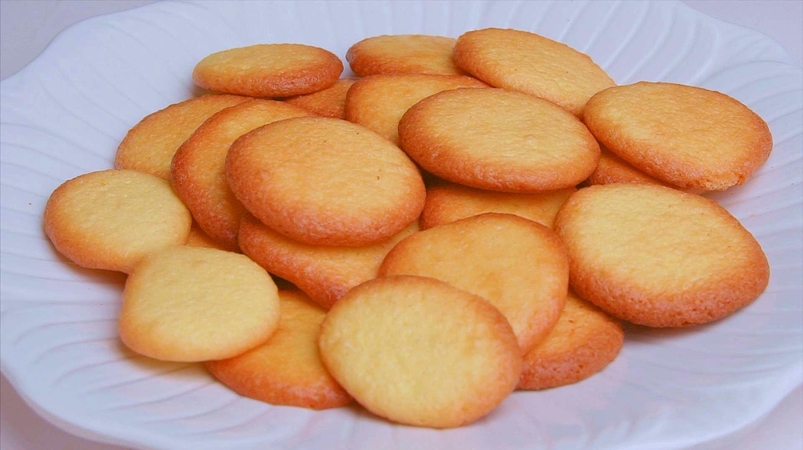 Egg Yolk Cookies - Kitchen Cookbook